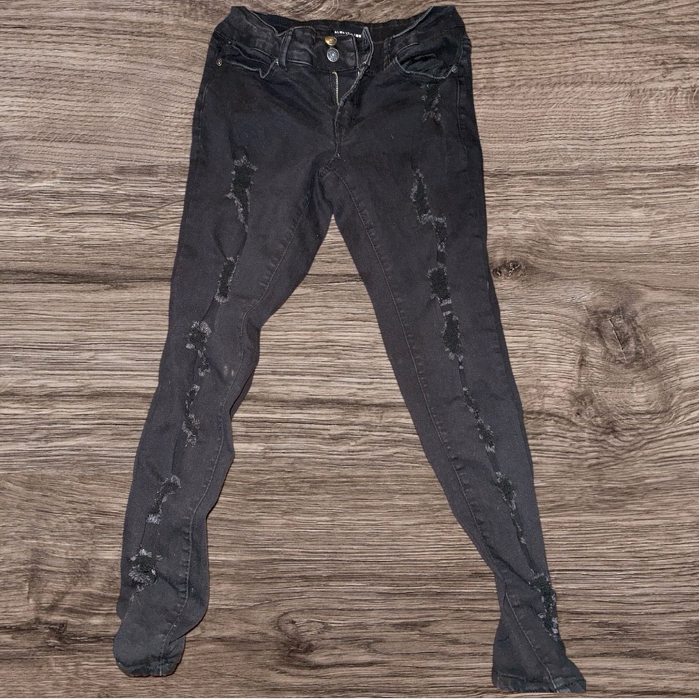 Stylish Black Distressed Women Jeans